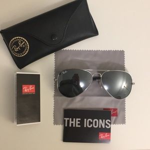 Ray-Ban Classic Aviators with silver mirror lenses
